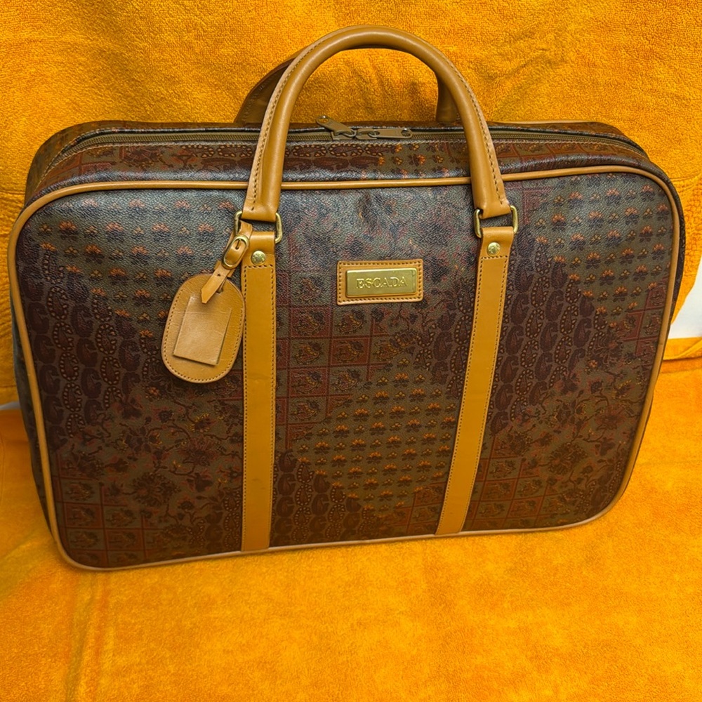 Rare Vintage  80s mint condition Escada Germany overnight/shoe bag